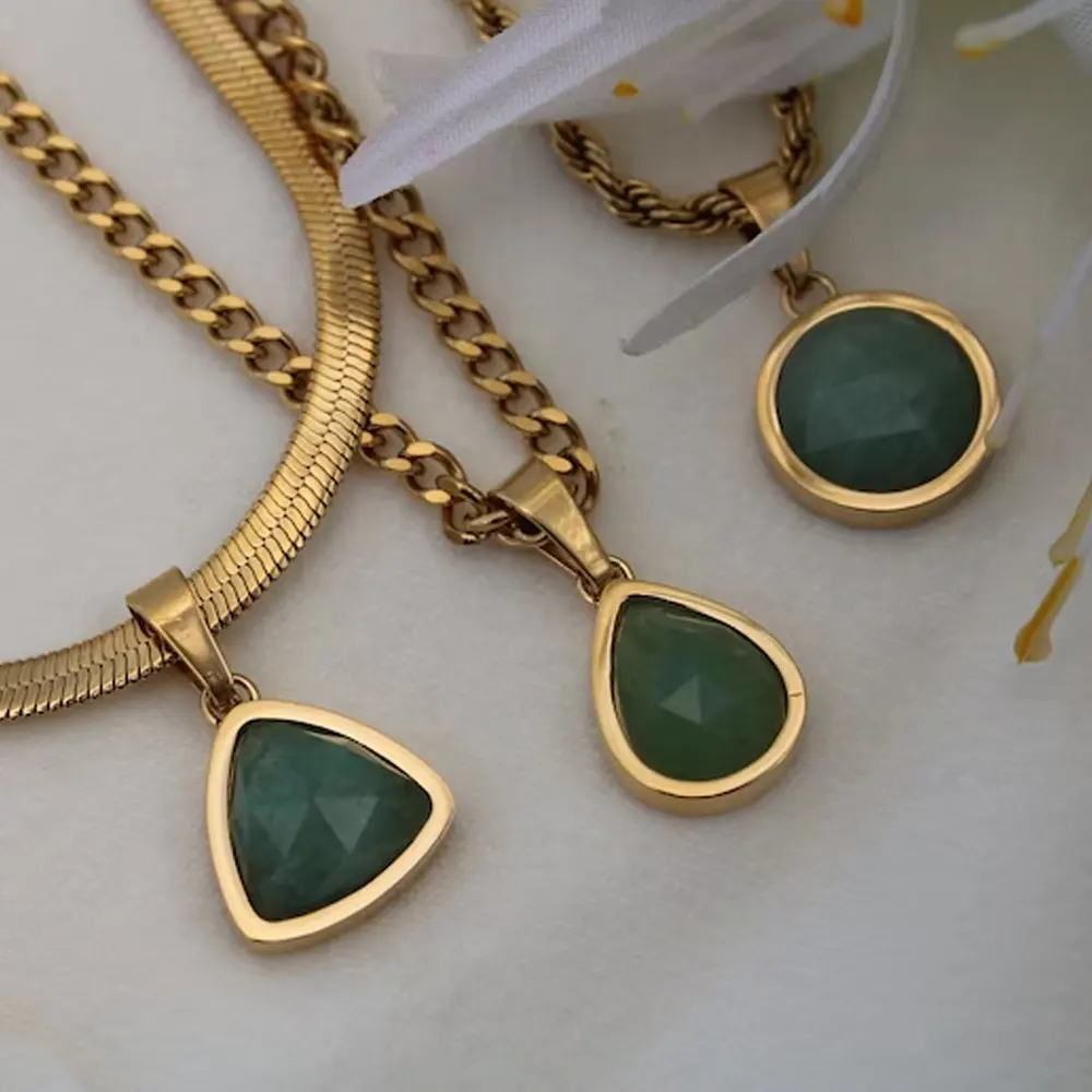 Colliers en acier inoxydable plaqué or 18 carats avec pendentif en zircon vert imperméable à l'eau pour femmes