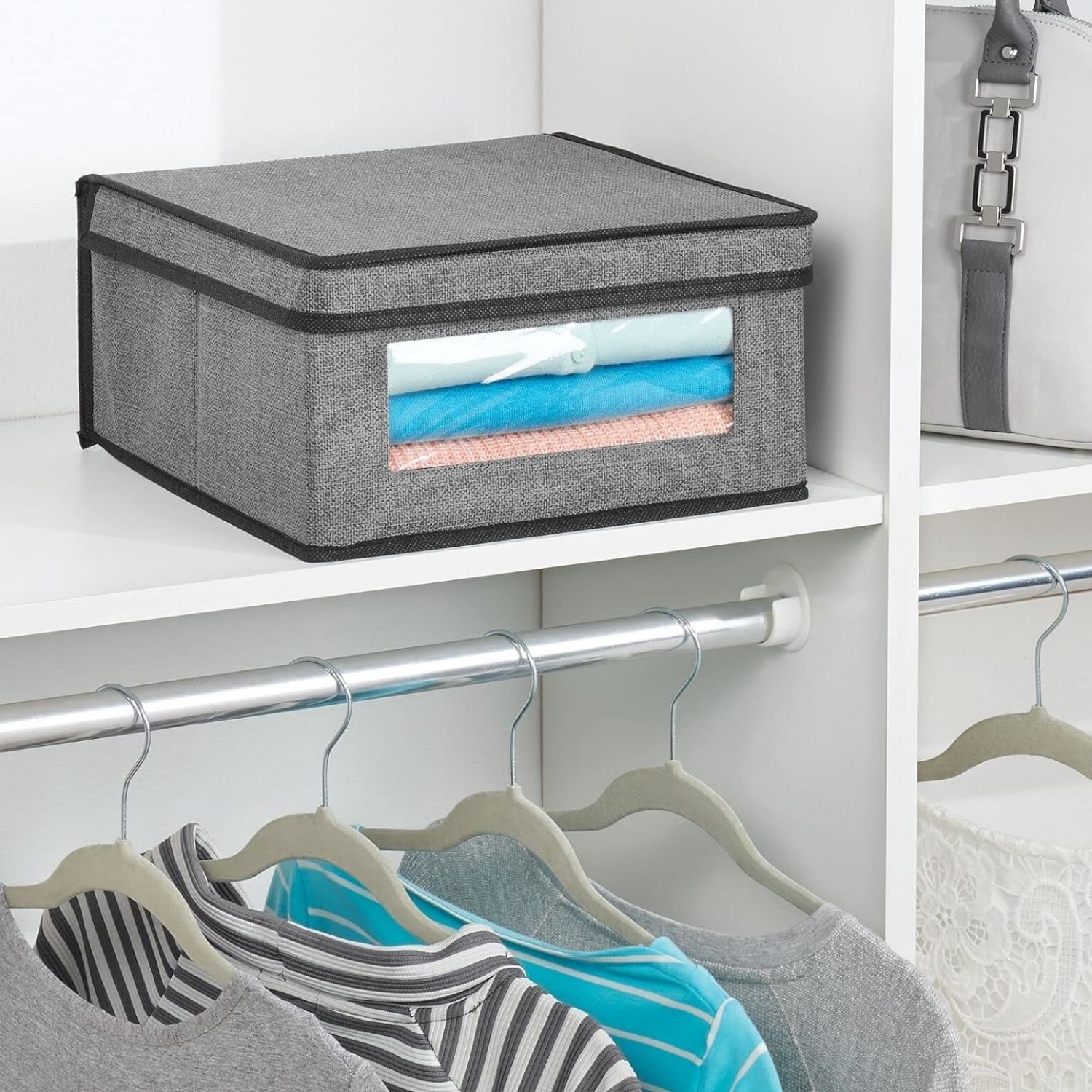 สีเทาเข้ม