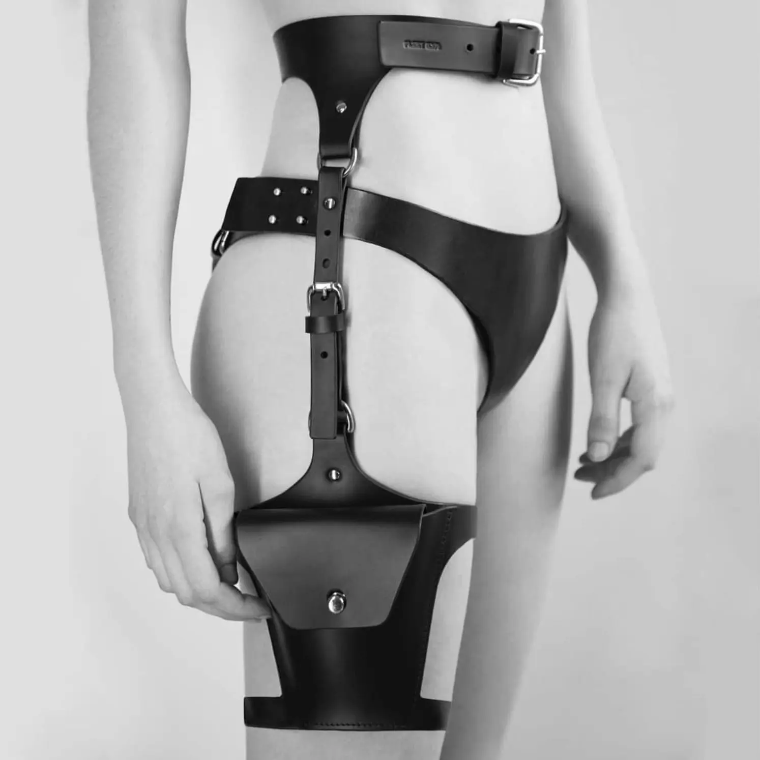 Sm Volwassen Sexy Bondage Riem Leer Mode Dragen Tas Fetish Training Dij Ring Gothic Punk Bondage Lingerie Bag