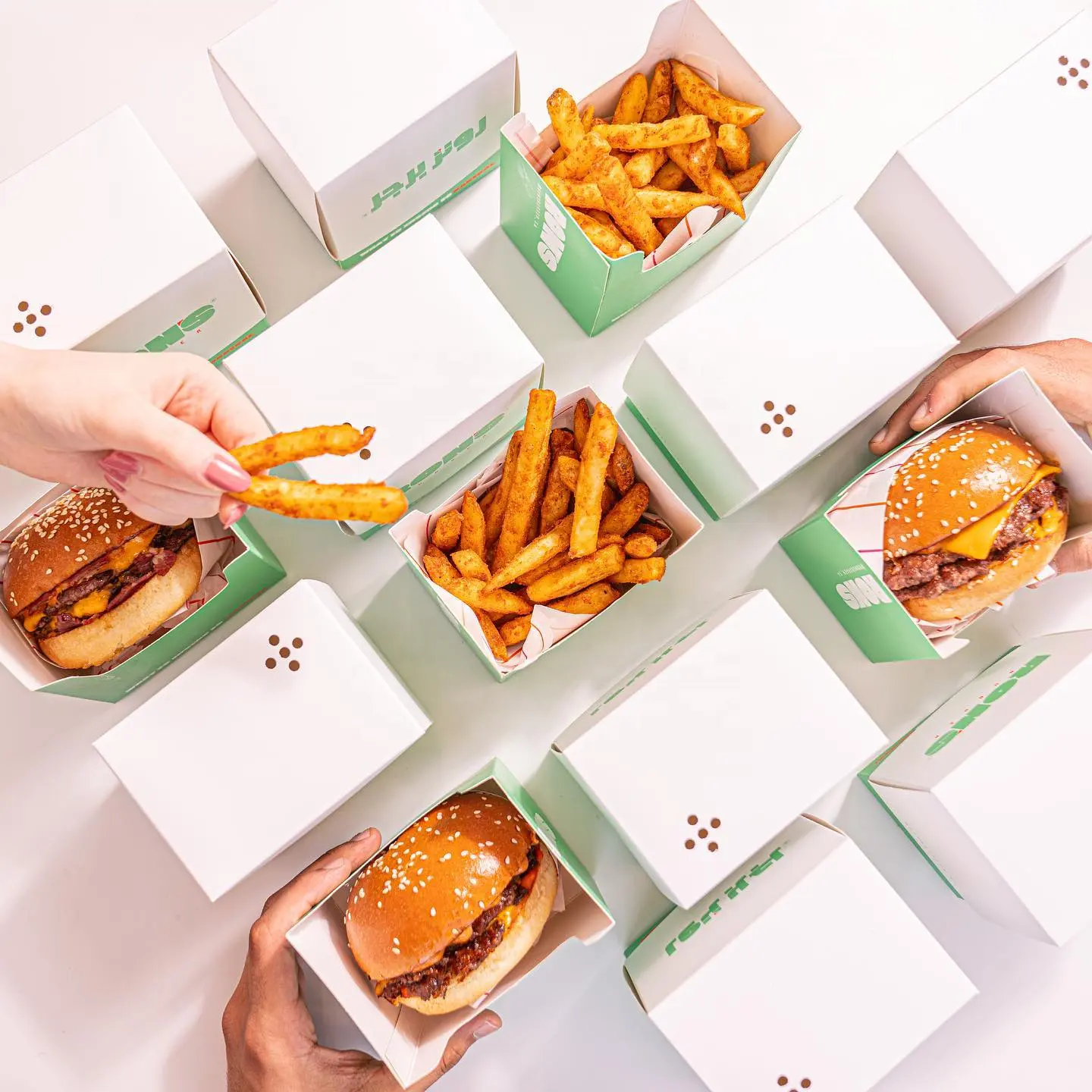 Caja de hamburguesas de papel biodegradable de embalaje de calidad alimentaria para llevar rápida desechable para restaurante