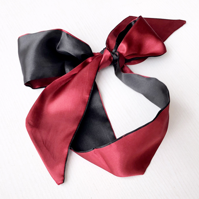Noir + Rose Rouge