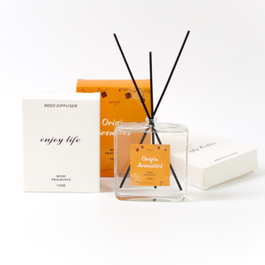Deco uçucu yağ kuru çiçek hava spreyi aromaterapi ev koku Luxury100ml kutusu ile kare cam şişe Reed difüzör
