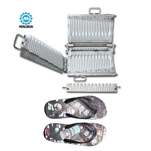 Đoạn 2020 Bán Chạy Nhất Thời Trang Không Thấm Nước Đi Bộ Đường Phố Sandal Vamp V Dây Đeo Khuôn Cao Su Dép Cao Su Dây Đeo Trên Khuôn - Product Image 1