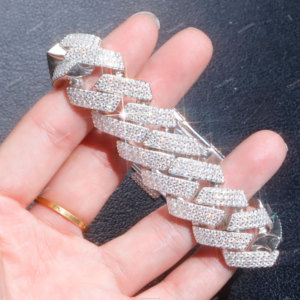 Yeni <span class=keywords><strong>Popularl</strong></span> 20mm moda lüks rapçi takı yüksek kalite 925 ayar gümüş buzlu Out Hip Hop Moissanite küba bağlantı zinciri