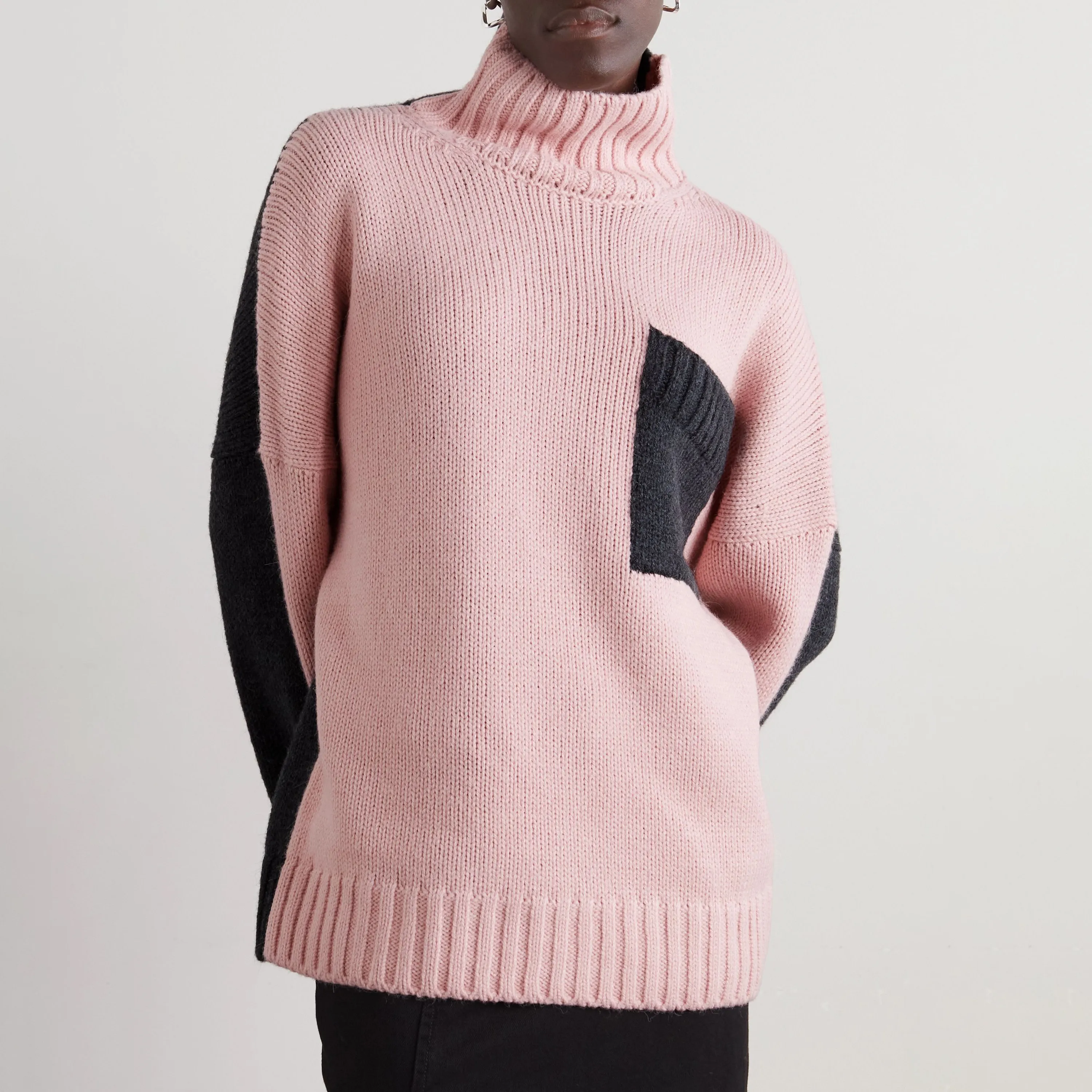 LeBo sweter wol wanita dua warna, grosir kustom musim dingin hangat tebal longgar saku turtleneck