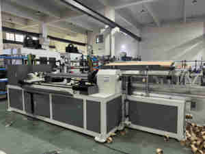Automatische Zwei-Wellen-Papierrohr-Kernschnittmaschine mit Be- und Entladung - Product Image 2