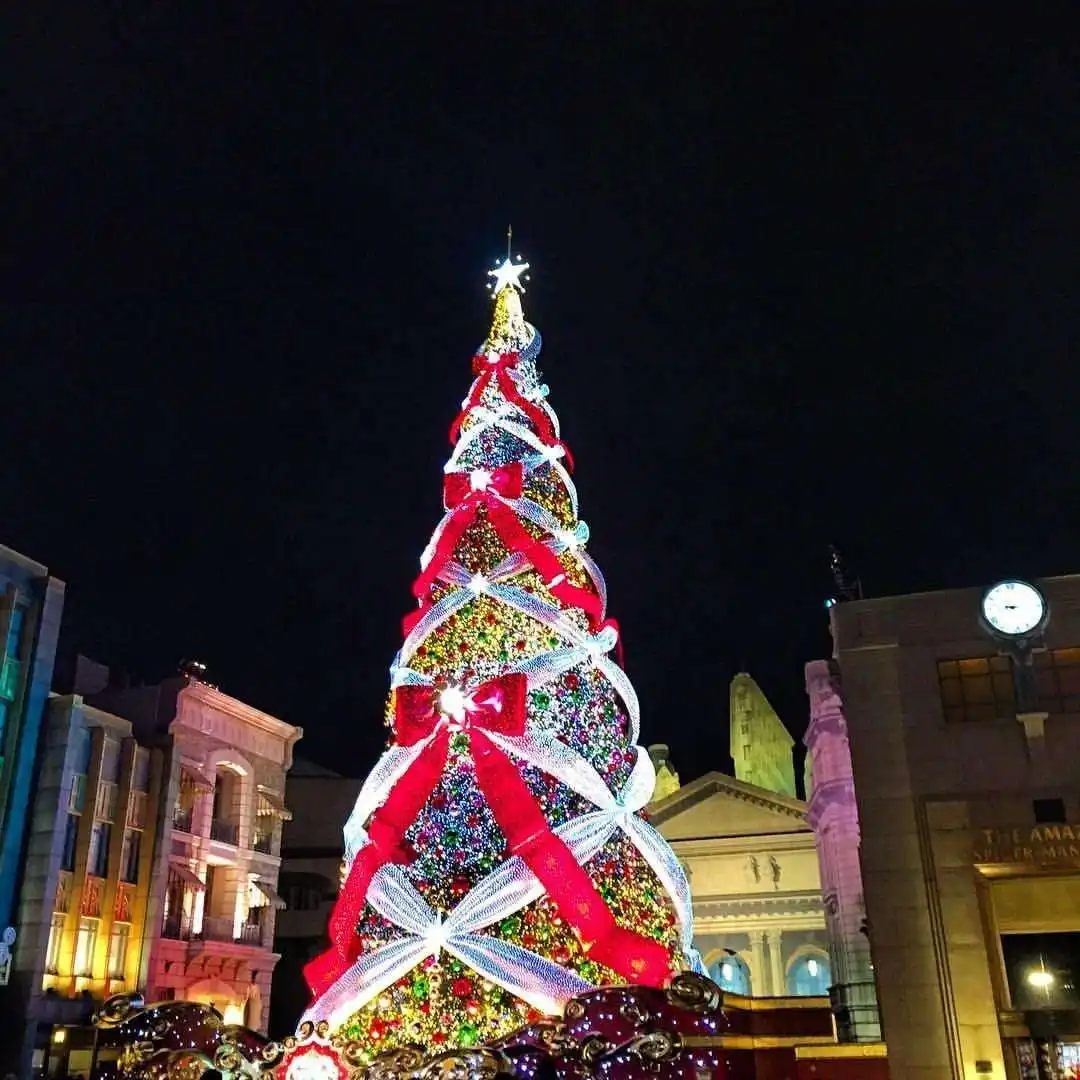 Grand cône géant arbre de Noël extérieur commercial LED éclairage de Noël arbres artificiels en PVC et fer pour la décoration intérieure