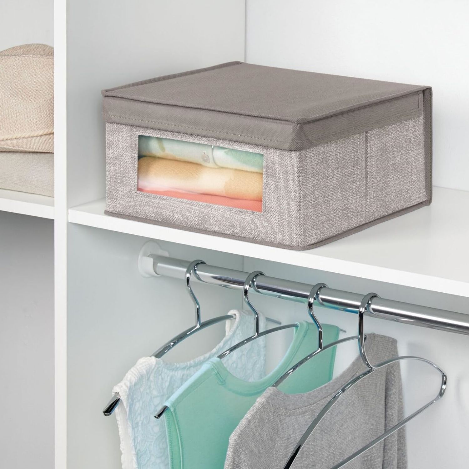 สีน้ำตาลอ่อน