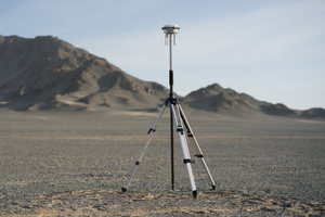 สถานีฐานเคลื่อนที่อเนกประสงค์3 D-RTK สำหรับการตั้งตำแหน่งระดับเซนติเมตรของโดรนหลายตัวพร้อมกัน - Product Image 4