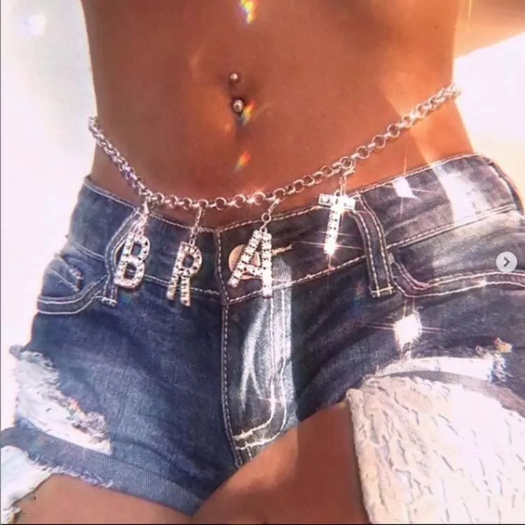 Cadena de cuerpo sexy personalizada para mujer, cadena de cintura para el vientre con letra y diamantes de imitación plateados