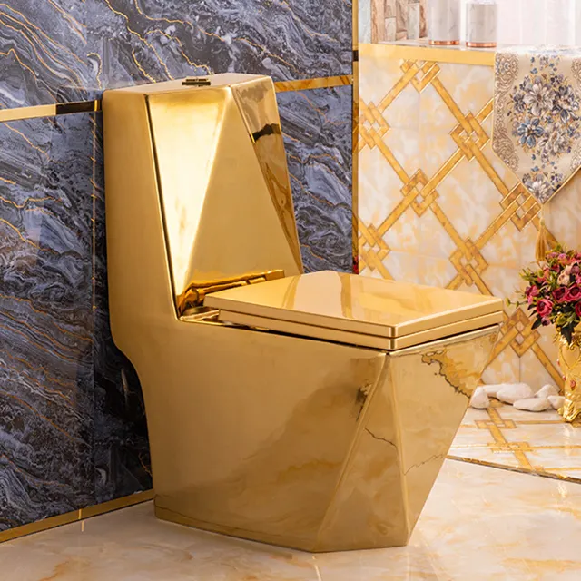 लक्जरी इलेक्ट्रोप्लेटेड सैनिटरी वेयर सिरेमिक वन-पीस बाथरूम के लिए सोने के शौचालय