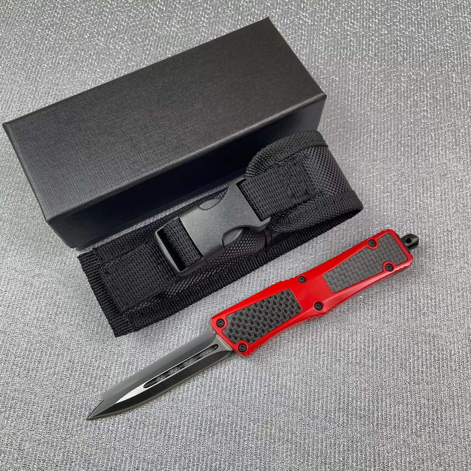 T rouge à double tranchant simple face