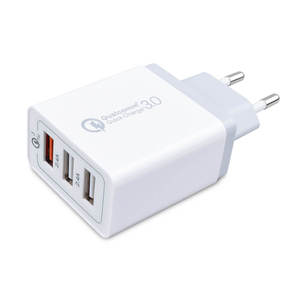 Yeni fabrika fiyat 30W QC 3.0 duvar şarj 3 <span class=keywords><strong>B</strong></span> portu hızlı şarj İngiltere aynı zaman elektrik şarj için çok kablo uyumluluk