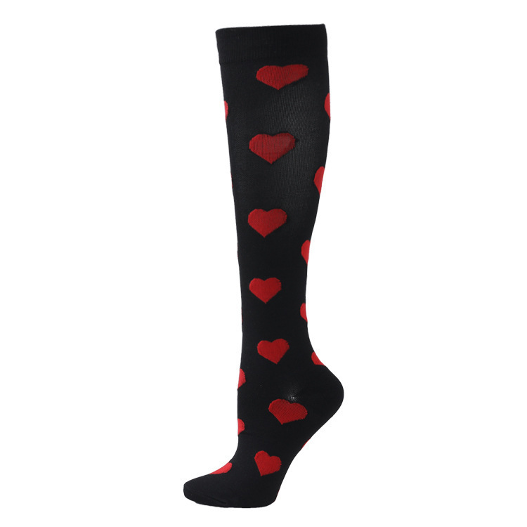 Cuori rossi su sfondo nero
