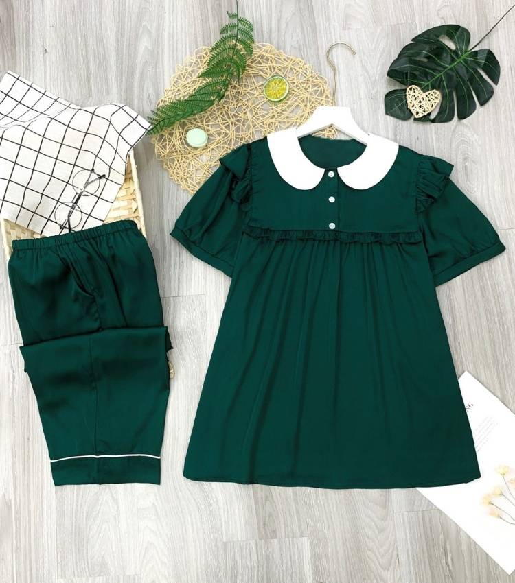 สีเขียวเข้ม