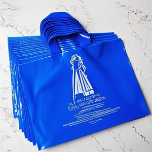 バルクTシャツプラスチックショッピングバッグハンドル付き便利なハンドルデザイン卸売バイヤー