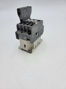Neue und originale SPS A123001 Schütz spule 110120V 3P 3PH Typ A12 W CA510 Block SPS Programmier steuerung - Product Image 6