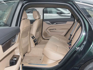 2023 Jaguar XFL 5 koltuklu konfigürasyon araba ile tasarlanmış ileri teknoloji ve üstün konfor içeren lüks bir araç. - Product Image 6