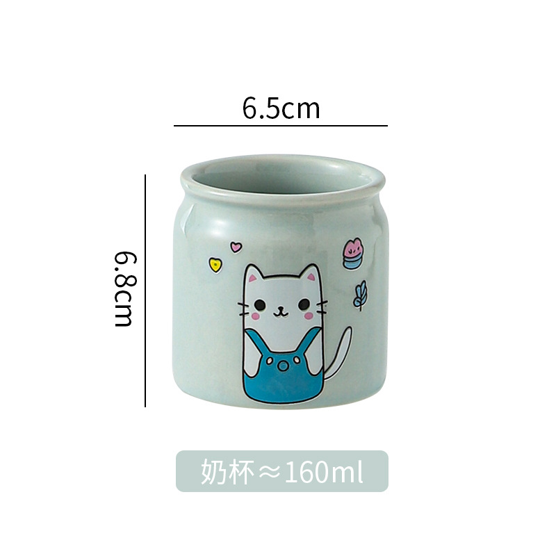 Bleu clair (un chaton portant une robe d'été bleue)