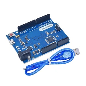 Leonardo R3 mikrodenetleyici geliştirme kurulu Arduino için uygun kablo ile ATMEGA32U4 resmi sürümü