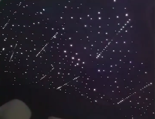 Ciel étoilé avec météore