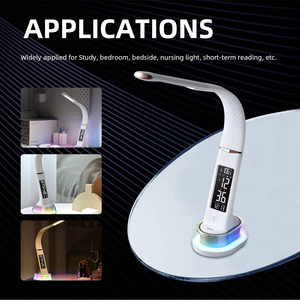 โคมไฟตั้งโต๊ะขนาดเล็ก LED 11W พร้อมไฟ RGB สีควบคุมแบบสัมผัสนาฬิกาออกแบบบ้านไร่สําหรับห้องนอนวัสดุ ABS แหล่งจ่ายไฟไฟฟ้า - Product Image 5