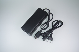 <span class=keywords><strong>Xbox</strong></span> <span class=keywords><strong>360</strong></span>スリムACアダプター17.5A 135W電源充電器100V-240V DCスタンドUKコンソールアクセサリー