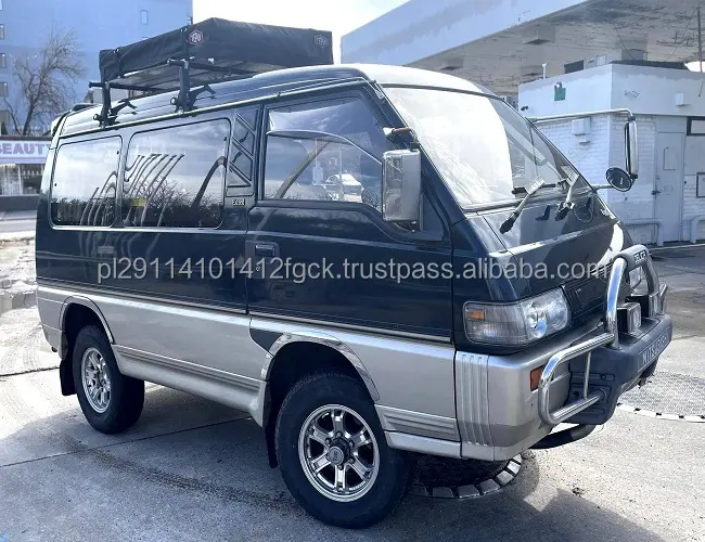 Подержанный 1993 Mitsubishi Delica Star Wagon превышает 4WD автобус