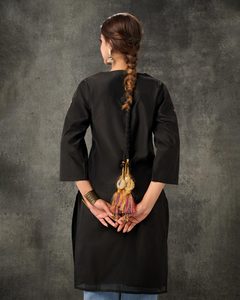 新款最新批发设计师Kurtis丝绸钱德里刺绣手工设计前颈设计师kurti - Product Image 4