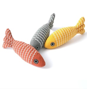 Caliente simulación forma de pez hierba gatera arrugado sonido gato juguetes mordedura dientes resistentes limpieza mascota juguetes de peluche Vatnip pez gato para juguete - Product Image 6