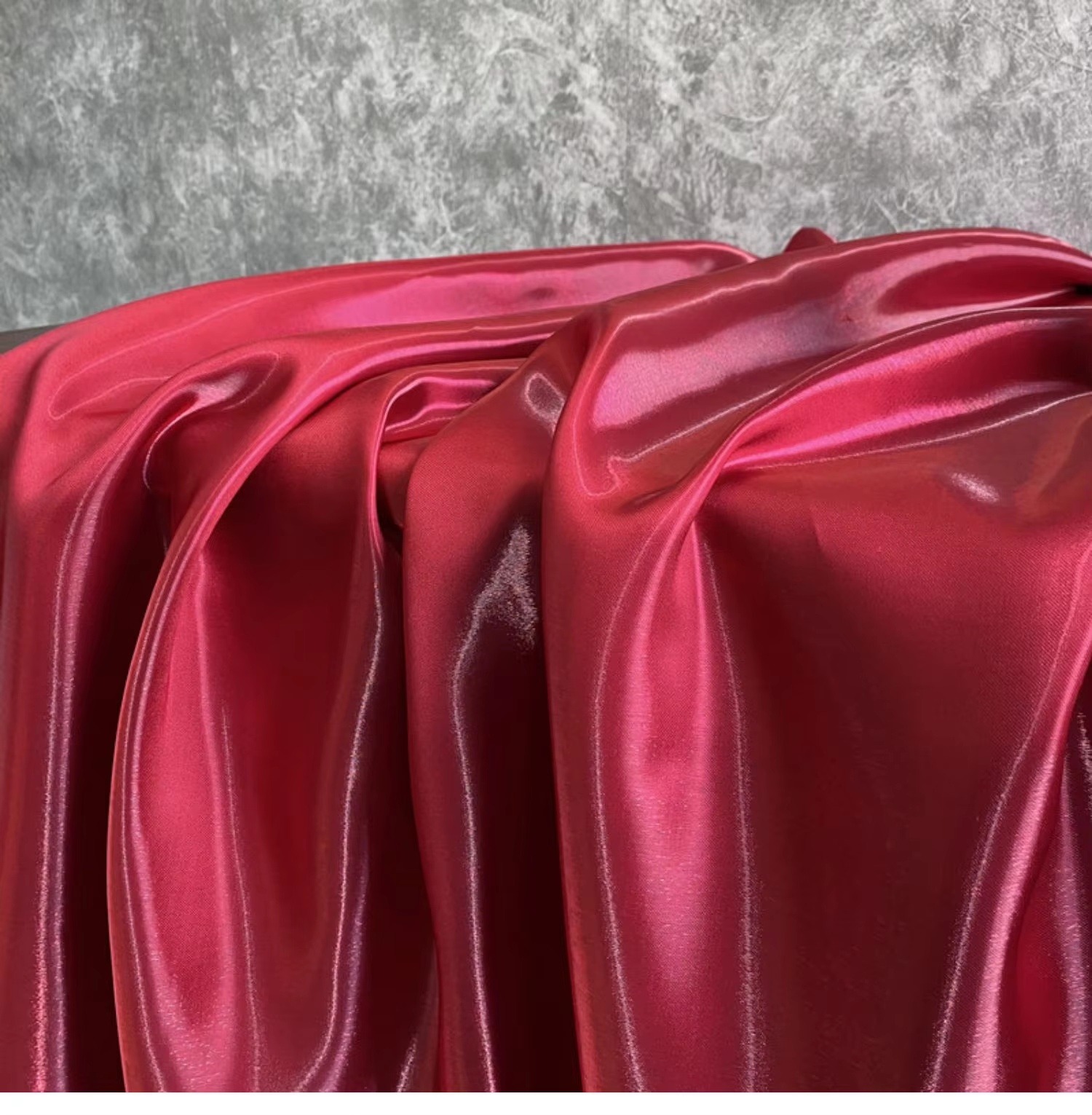 rojo oscuro