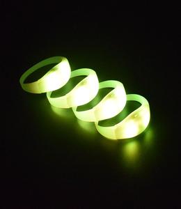 <strong>Programmable</strong> <strong>Remote</strong> Controlled Flashing Led Silicone Bracelet, Radio <strong>Control</strong> Rfid Light up Wristband, DMX 512 Led Bracelet - Product Image 1