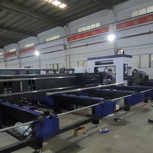 Macchina per il taglio di tubi laser a tre mandrini tubo profilo in acciaio scarico automatico di carico 12m tubo di taglio laser prezzo della macchina in EU - Product Image 2