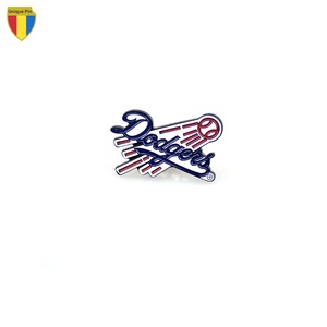 Tùy Chỉnh Bóng Bầu Dục Bóng Chày Softball Pins Cho Mũ Lưu Niệm Ve Áo <span class=keywords><strong>Pin</strong></span> - Product Image 2