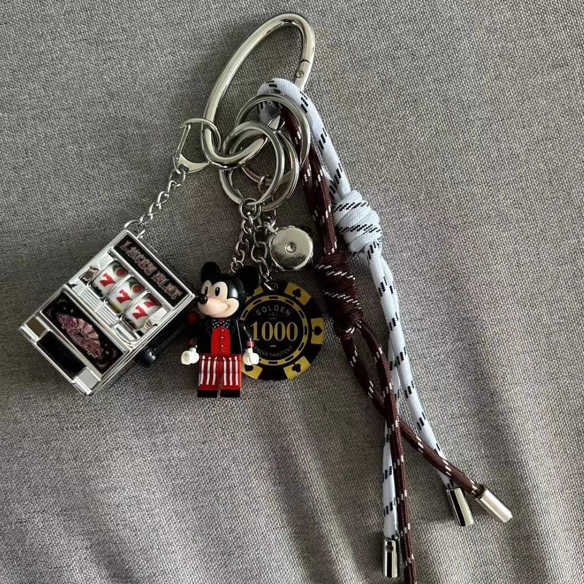 Mickey chips brown white rope (oval buckle)