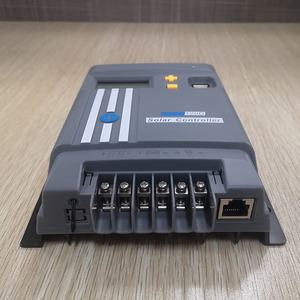 Контроллер заряда солнечной батареи 20А 12 В 24 В с Usb-портом ЖК-дисплей интеллектуальная панель питания батареи Pwm контроллер солнечного заряда - Product Image 1