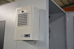 Macchina verticale SUPERTECH 650 utilizza un sistema di controllo numerico avanzato, facile da usare, programmazione flessibile - Product Image 5