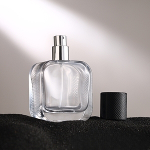50ml şık ve lüks siyah boş kare parfüm cam şişe sprey kapağı ile bir Logo olarak kullanılabilir. - Product Image 4