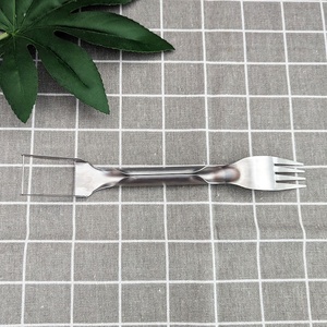 UJ-KT872 2 in 1フルーツ野菜ツールデュアルヘッドスイカフォークスライサーカッター - Product Image 4