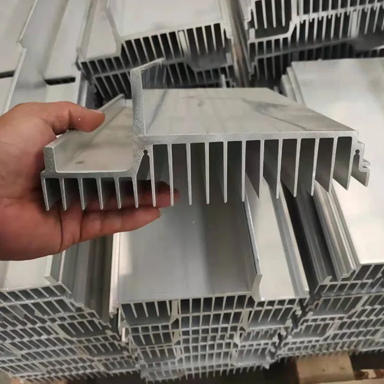 Fábrica de extrusión de aluminio de disipador de calor mecanizado CNC de diseño personalizado de buena calidad