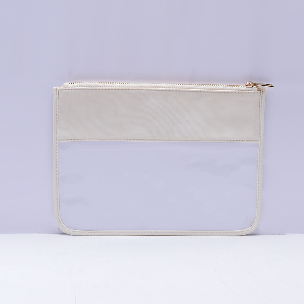Sac de toilette clair nu