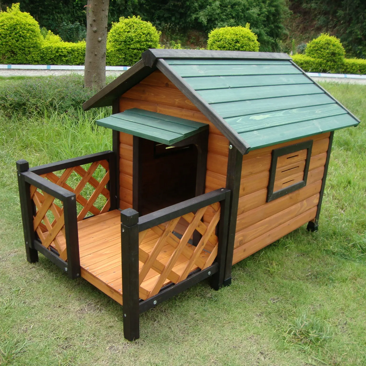 HOLZ HUND KENNEL MIT BALKON FÜR HUND, UM ZU SPIELEN ODER EINEN REST ZU NEHMEN