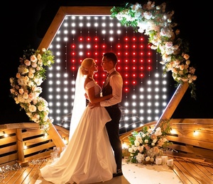 Guirnalda de luces LED RGB inteligentes controladas por aplicación Decoraciones navideñas para exteriores con sincronización de música programable - Product Image 4