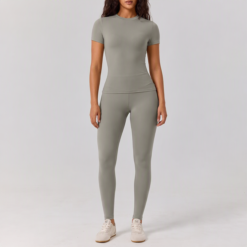 Gray curry-short sleeve trousers