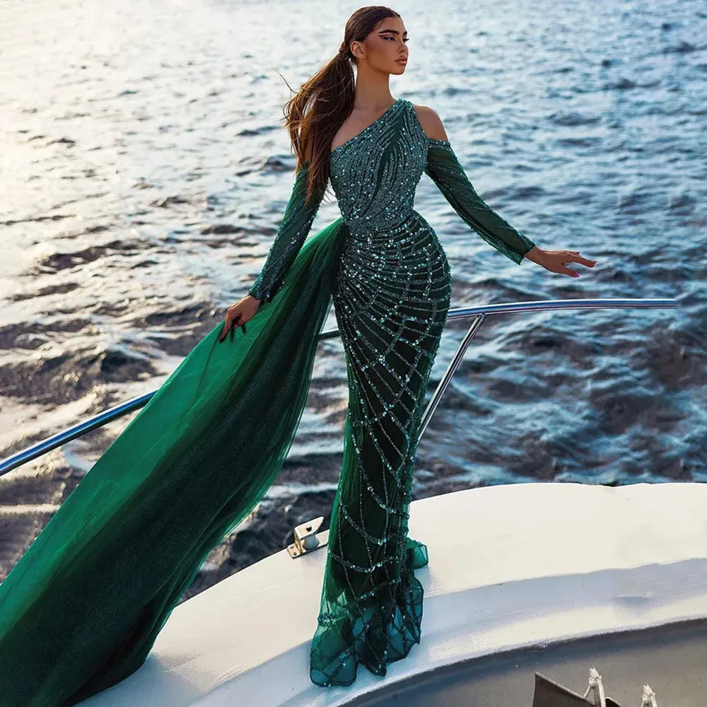 Zümrüt yeşil oversdress ile bir omuz Mermaid abiye uzun kollu lüks Dubai düğün önlükler szsz