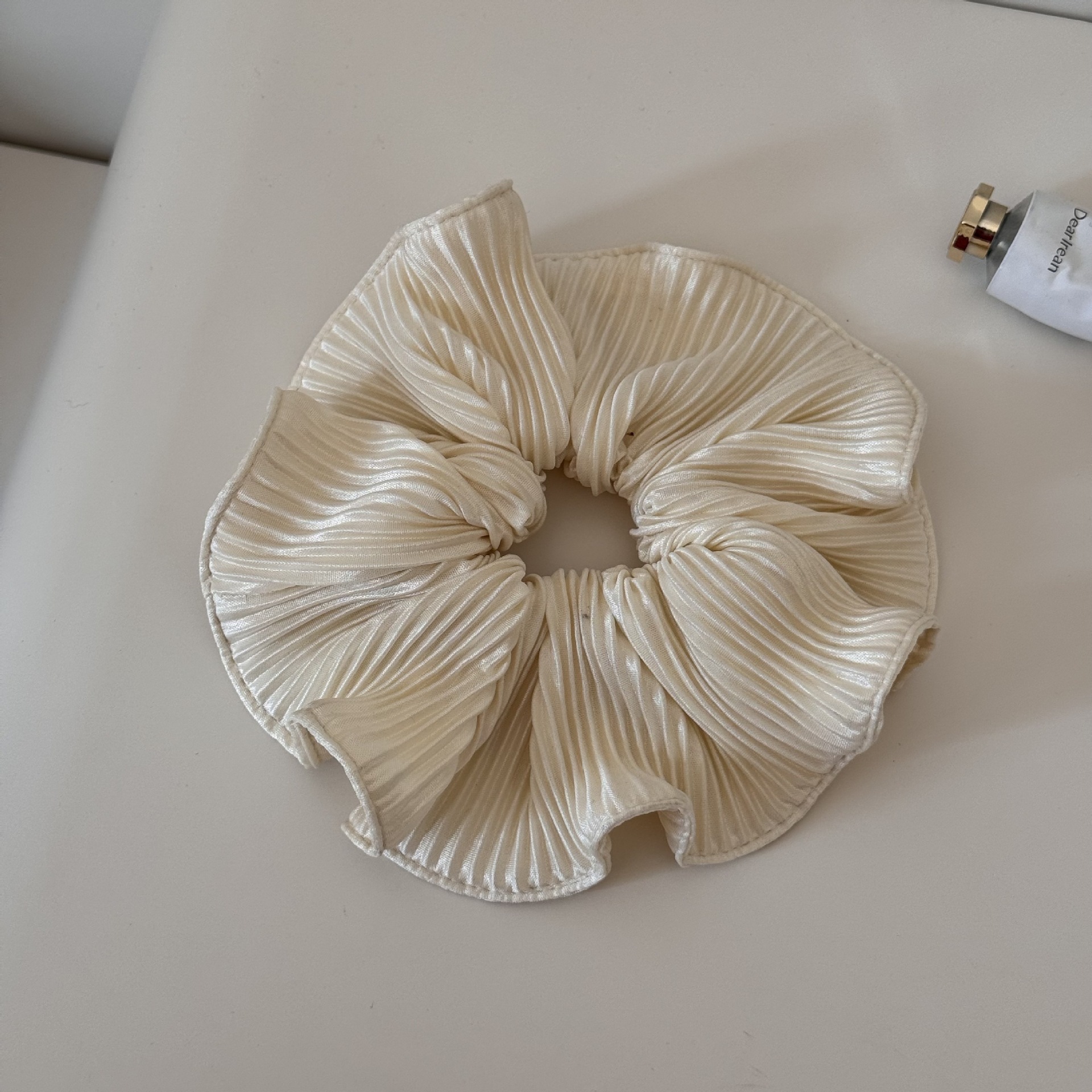 Anneau de cheveux d'oreille en bois plissé beige
