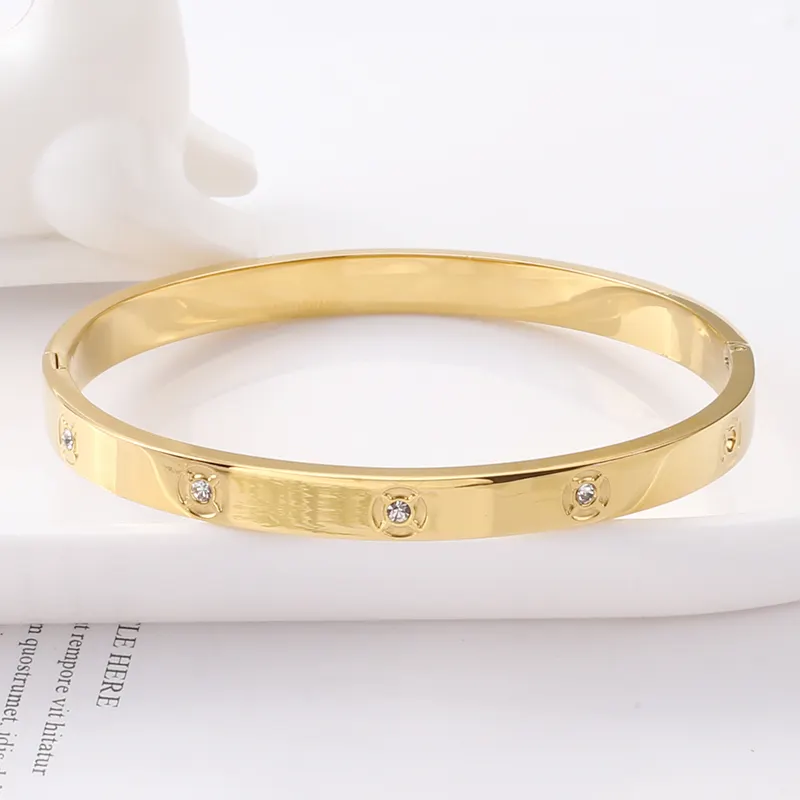 2022 venda quente luxo aço inoxidável pulseira encantadoras mulheres ouro pulseiras