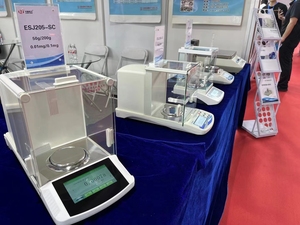 High Precision Digital Analytical Electronic Balance 0.0001g Lab Instrument <strong>with</strong> <strong>LCD</strong> <strong>Display</strong> <strong>RS232</strong> OEM Customizable Made China - Product Image 5