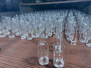 Customized Clear Glass Bottles Shape 100ml 200ml 375ml 500ml 750ml <strong>1L</strong> for Liquor Vodka Customized Glass Bottles for Liquor Vodka - Product Image 3