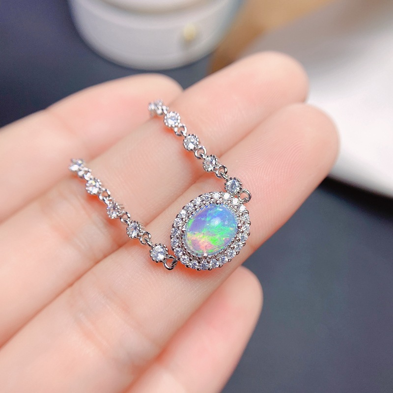 สีขาว